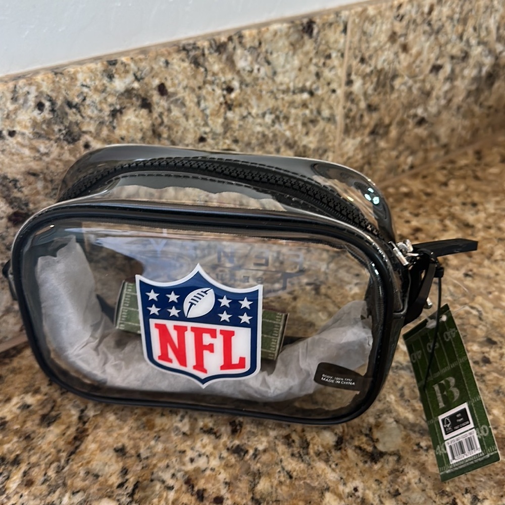 Fenty Swag Belt Bag w Lip Gloss - Picture 13 of 17